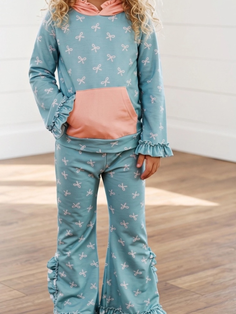 Girls' Blue Bow Print Set with Pink Hood Pocket